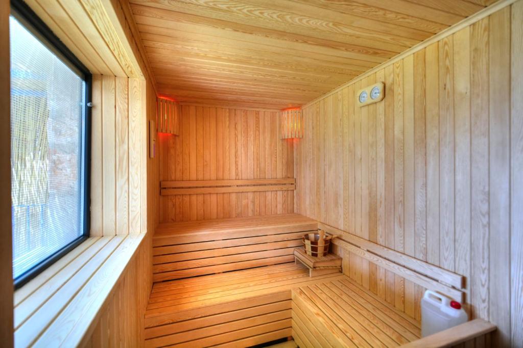 Kép Private Villa Oliver with View ideal spot for a honeymoon or romantic trip szállásáról Faralyában a galériában
