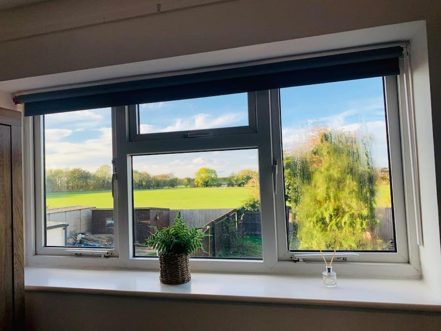 Cosy Oxford Holiday House 20 min drive to Centre, Stanton Saint John