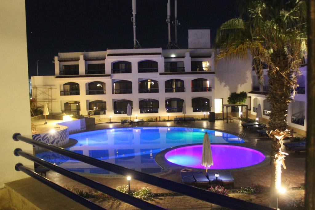 Bazén v ubytování El Khan Sharm Hotel nebo v jeho okolí