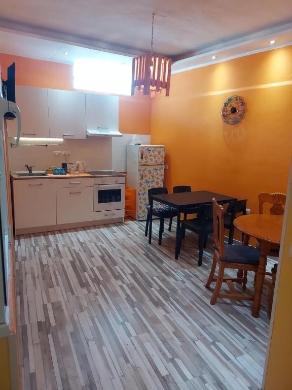 Kuchyň nebo kuchyňský kout v ubytování Hostal Paraíso Tenerife