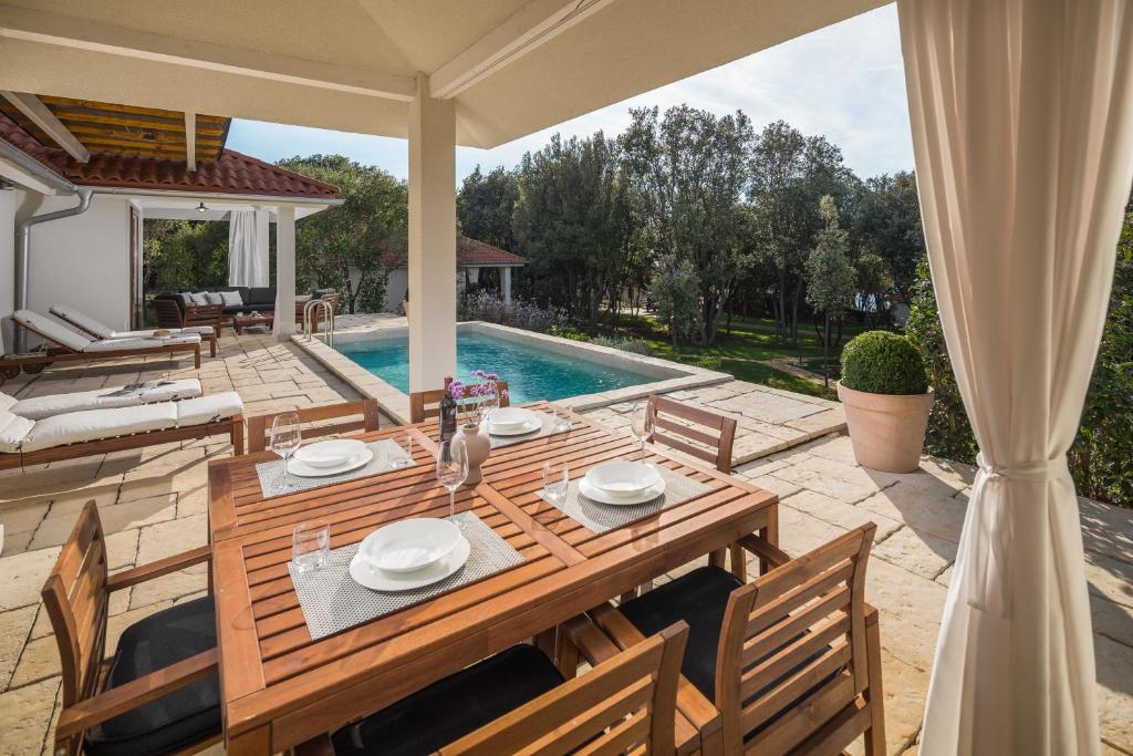 Luxury Glamping Beach Villas Porto Bus photo