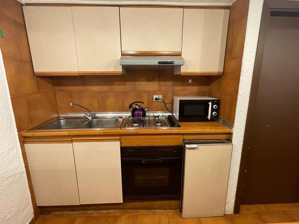 Kuchnia lub aneks kuchenny w obiekcie Taverna tranquillissima indipendente