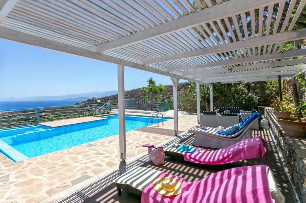 Fotografia z galérie ubytovania Elounda Senses Luxury villa with private pool v destinácii Elliniká