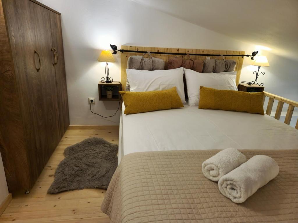 Postel nebo postele na pokoji v ubytování Luxury Loft Apartment Vivian