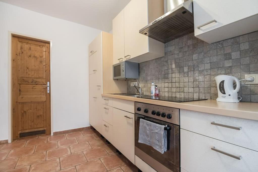 Kuchyňa alebo kuchynka v ubytovaní Spacious central apartment