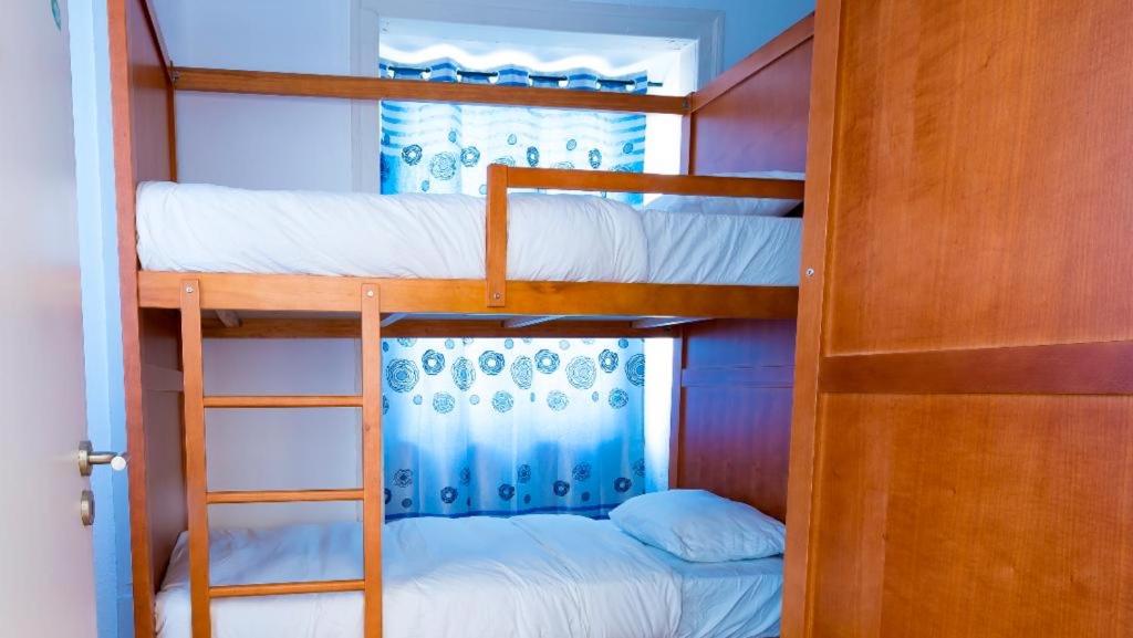 SwissLisbon Guest House - Letto In Camera Dormitorio Femminile Da 4 Letti