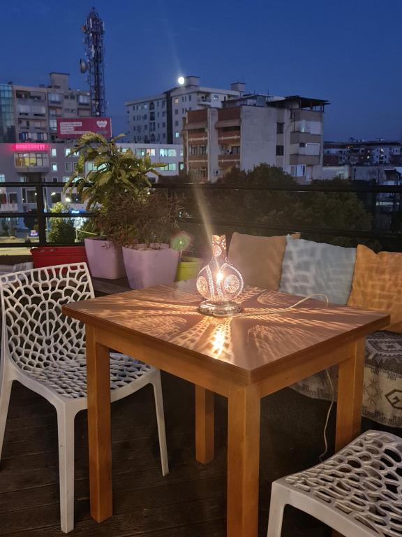 Uma varanda ou terraço em The Rooftop Hostel