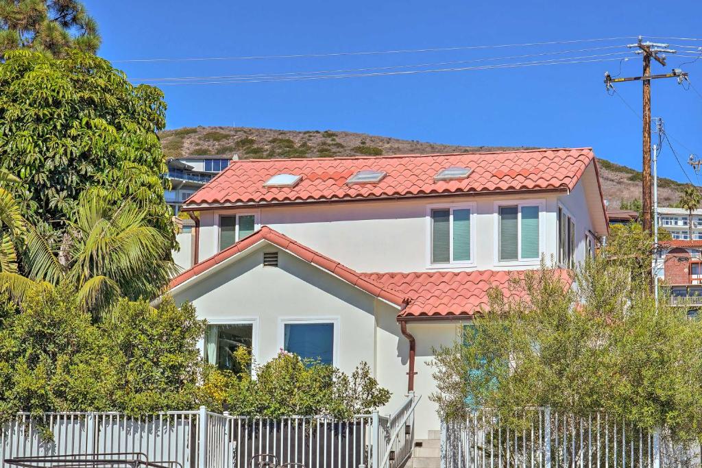 Luxe Laguna Home with Ocean View Walk to Beach - Casa De Férias