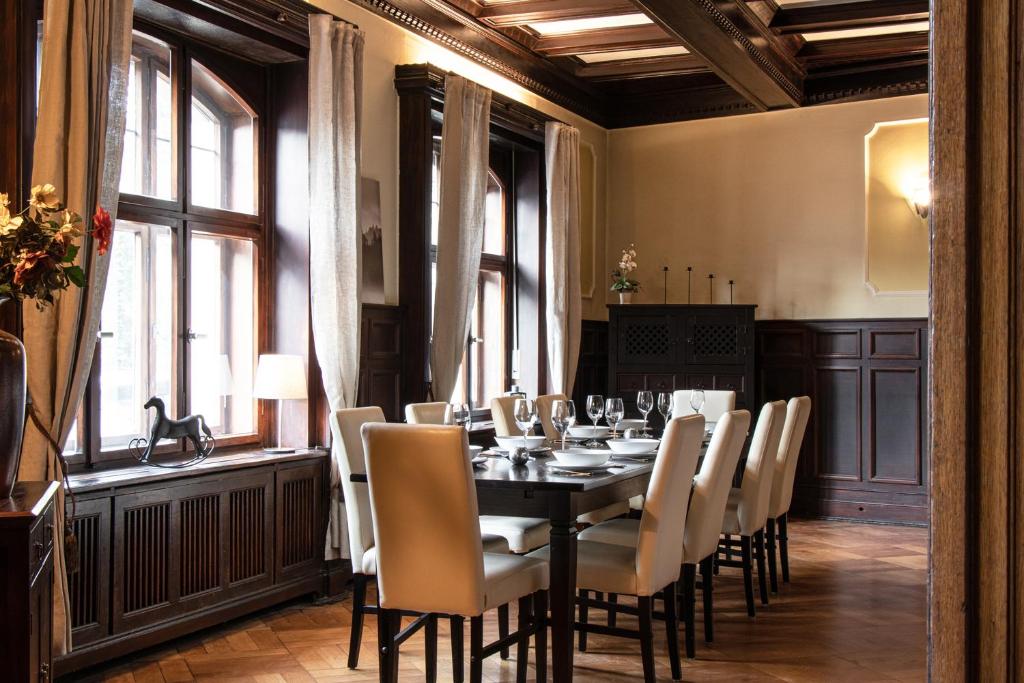 Salon am Schlossberg - Four-Bedroom Apartment