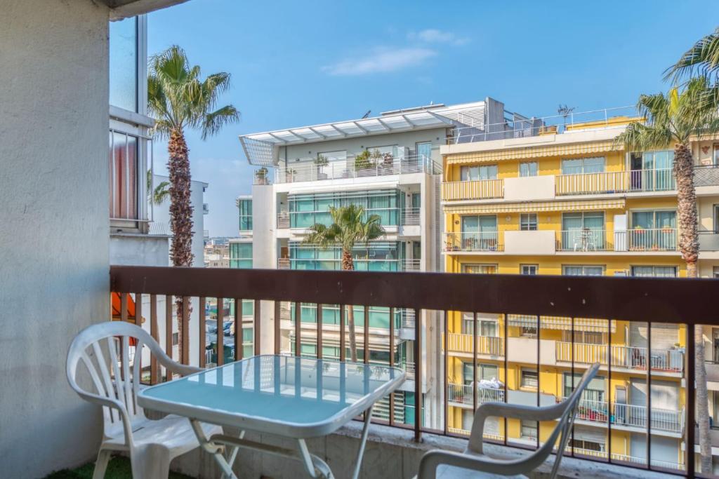Gallery image of Nice flat with terrace and parking at the heart of Cagnes-sur-Mer - Welkeys in Cagnes-sur-Mer