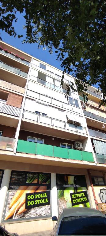 Budova, v ktorej sa apartmán nachádza