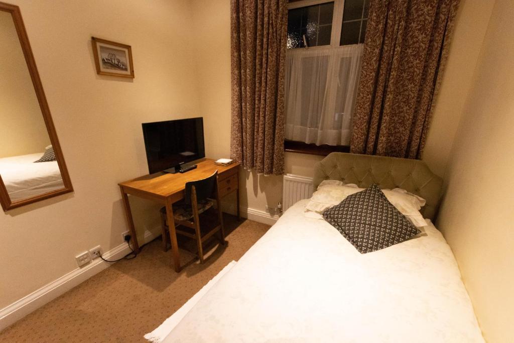 Quince House - Single Room With Private External Bathroom