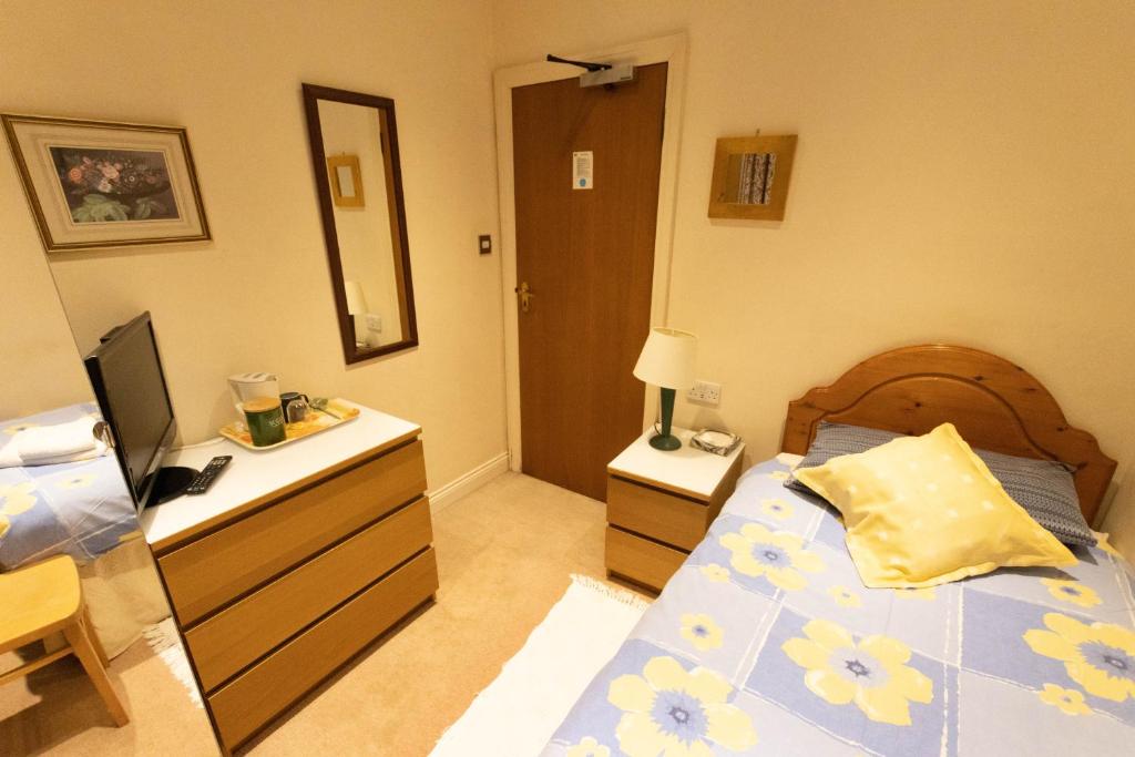 Quince House - Budget Single Room