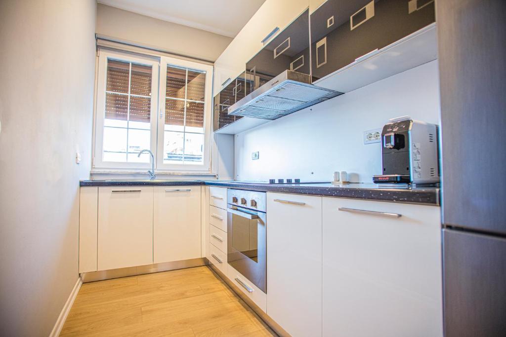 4 BR apartment & BBQ veranda - Image 6