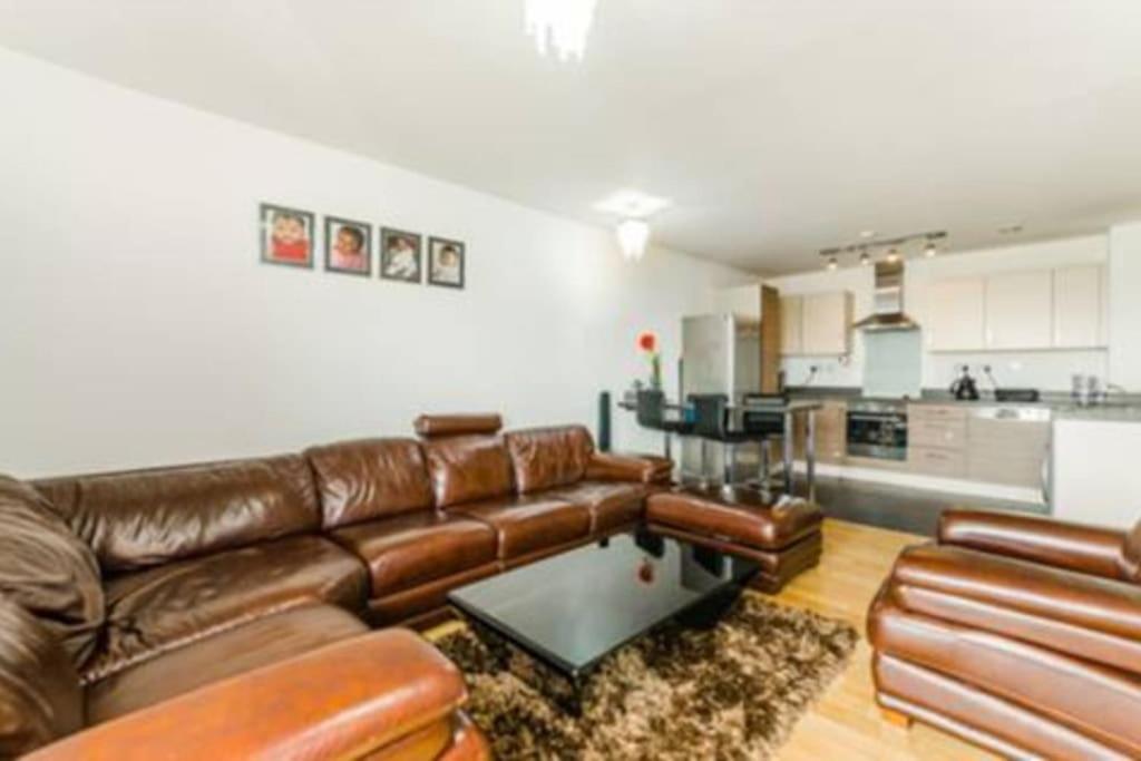 Luxury 2 bedroom apartment in Central London with free Parking - Two-Bedroom Apartment