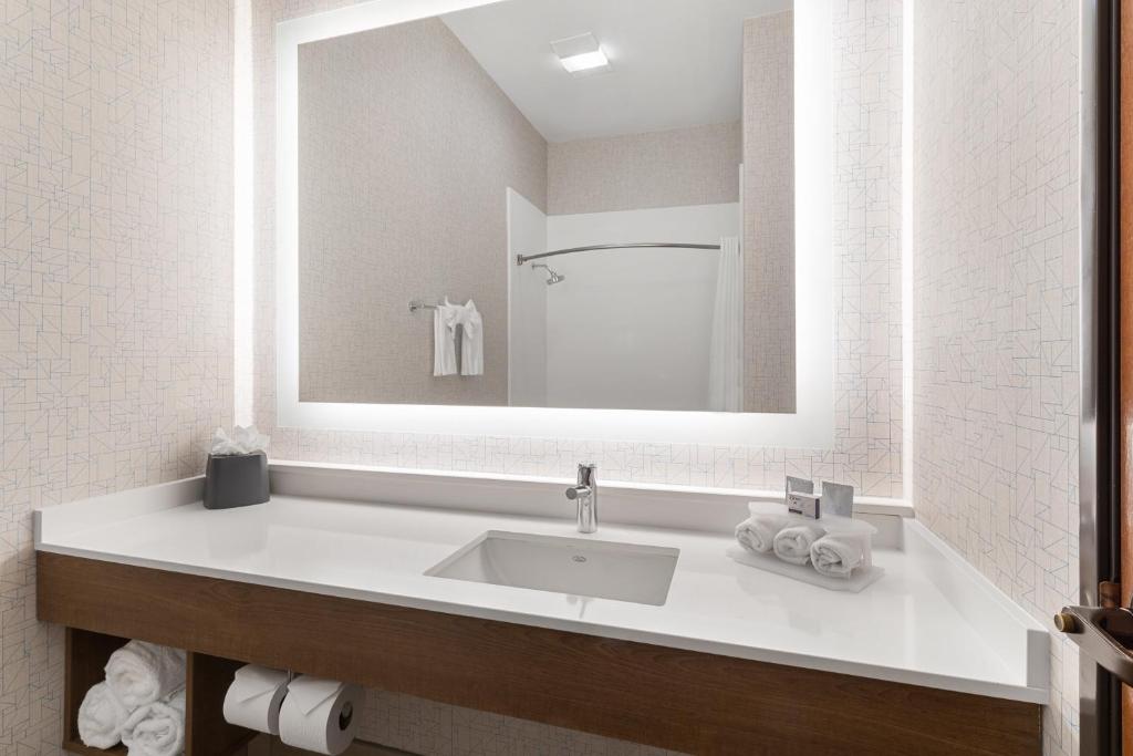 Koupelna v ubytování Holiday Inn Express Vancouver North by IHG