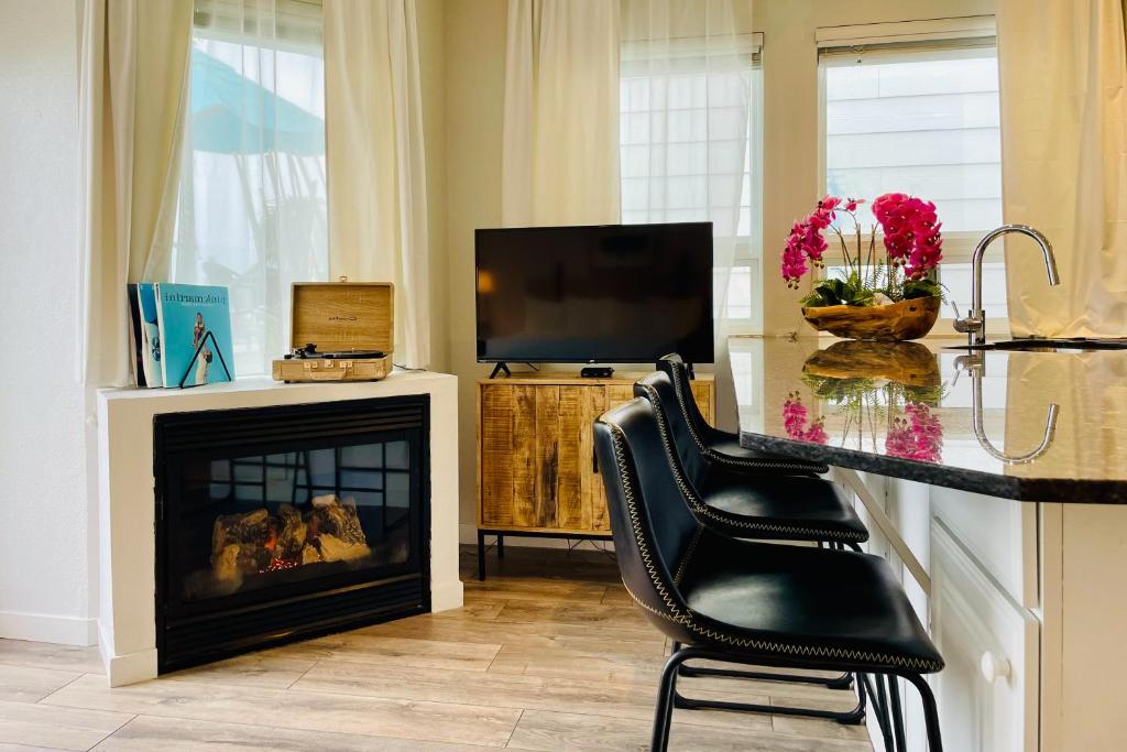 Pier View Suites - Studio B – Photos 1