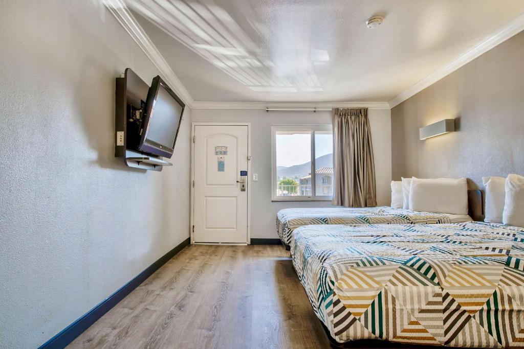 Motel 6-Menifee, CA - Queen Room Met Twee Queensize Bedden - Niet -roken