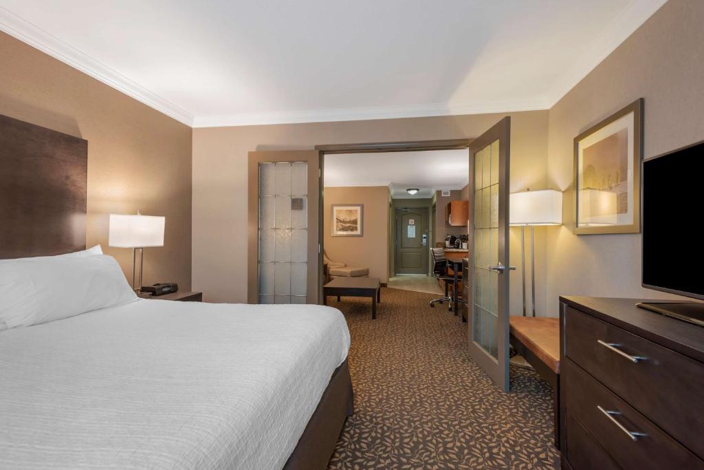 Best Western Plus Fernie Mountain Lodge photo