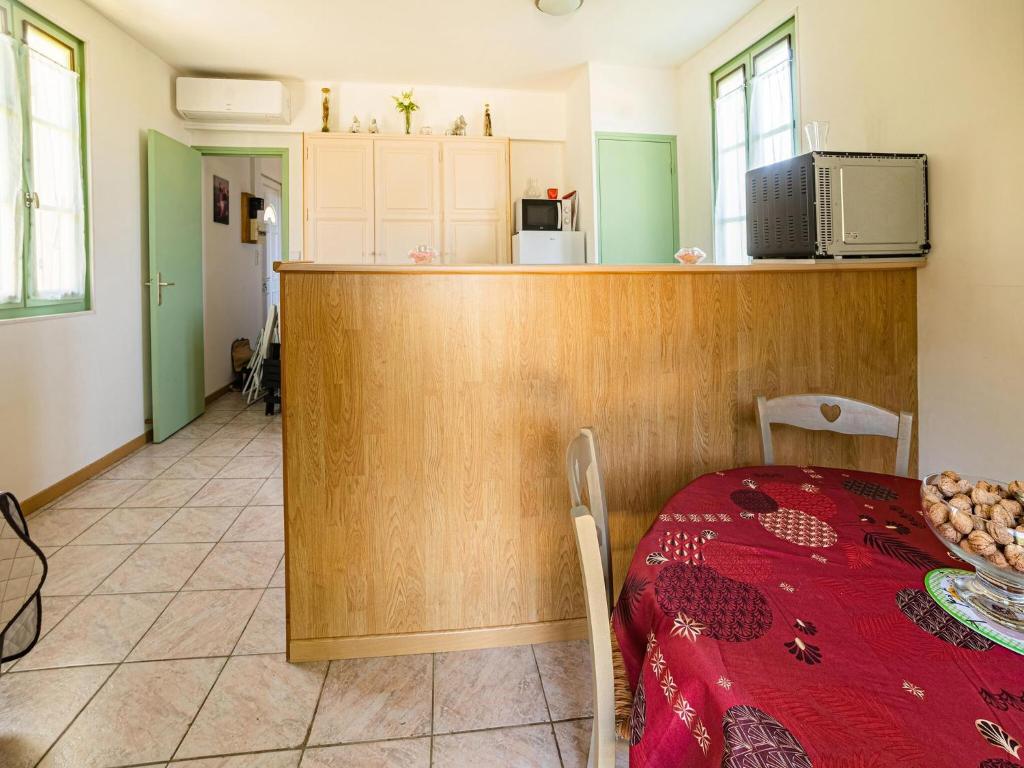 Zdjęcie z galerii obiektu Tasteful holiday home in Marnac with garden w mieście Marnac