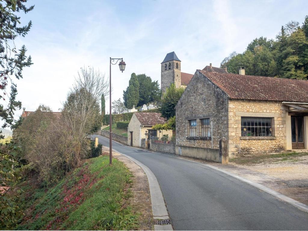 Zdjęcie z galerii obiektu Tasteful holiday home in Marnac with garden w mieście Marnac