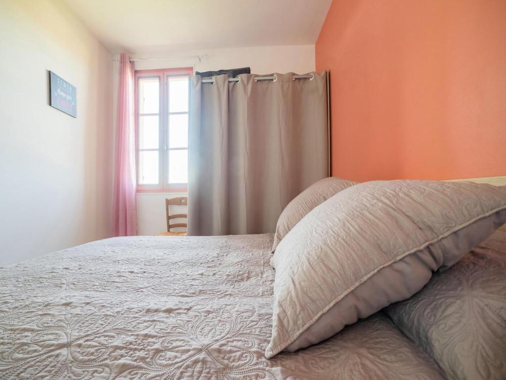 Zdjęcie z galerii obiektu Tasteful holiday home in Marnac with garden w mieście Marnac