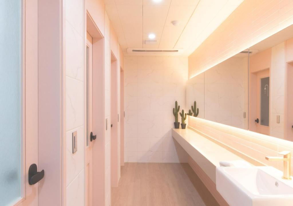 Brosis Hotel - Habitación Triple Con Baño Compartido