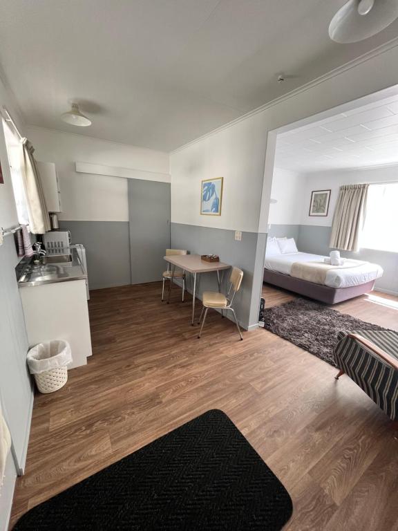 Kuchyň nebo kuchyňský kout v ubytování Bings Motel