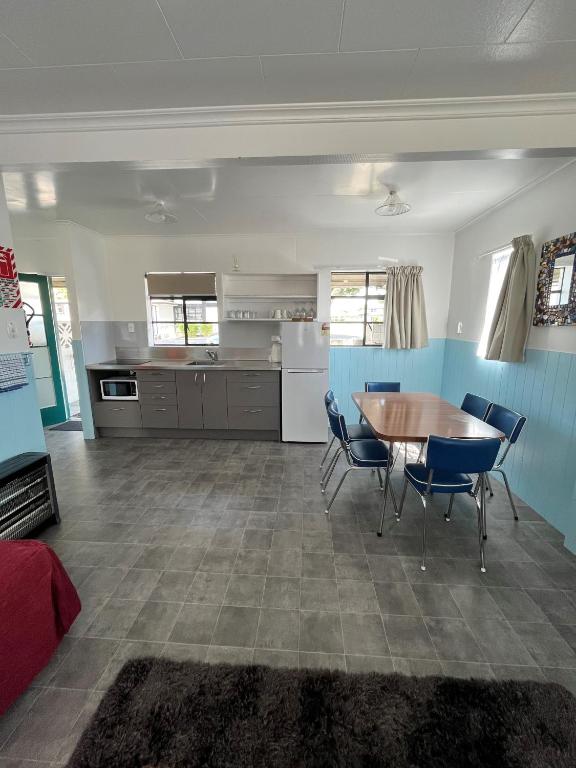 Kuchyň nebo kuchyňský kout v ubytování Bings Motel