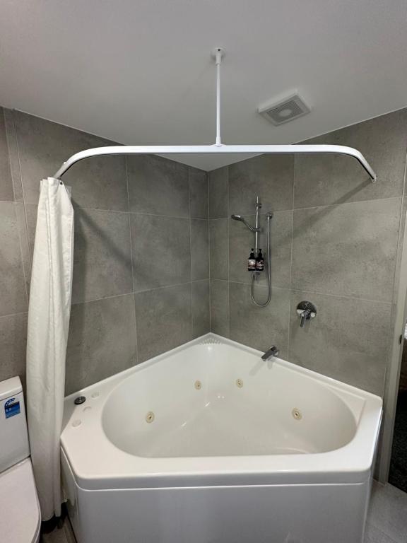 Baycourt Lakefront Motel - Resim 41