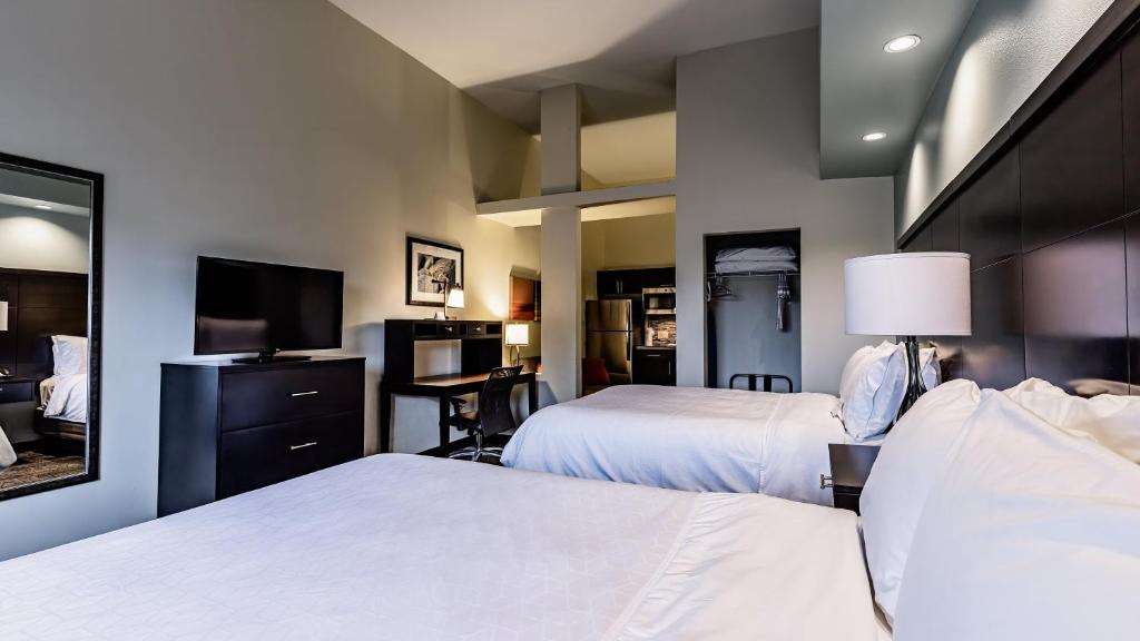 Postel nebo postele na pokoji v ubytování Staybridge Suites Laredo by IHG