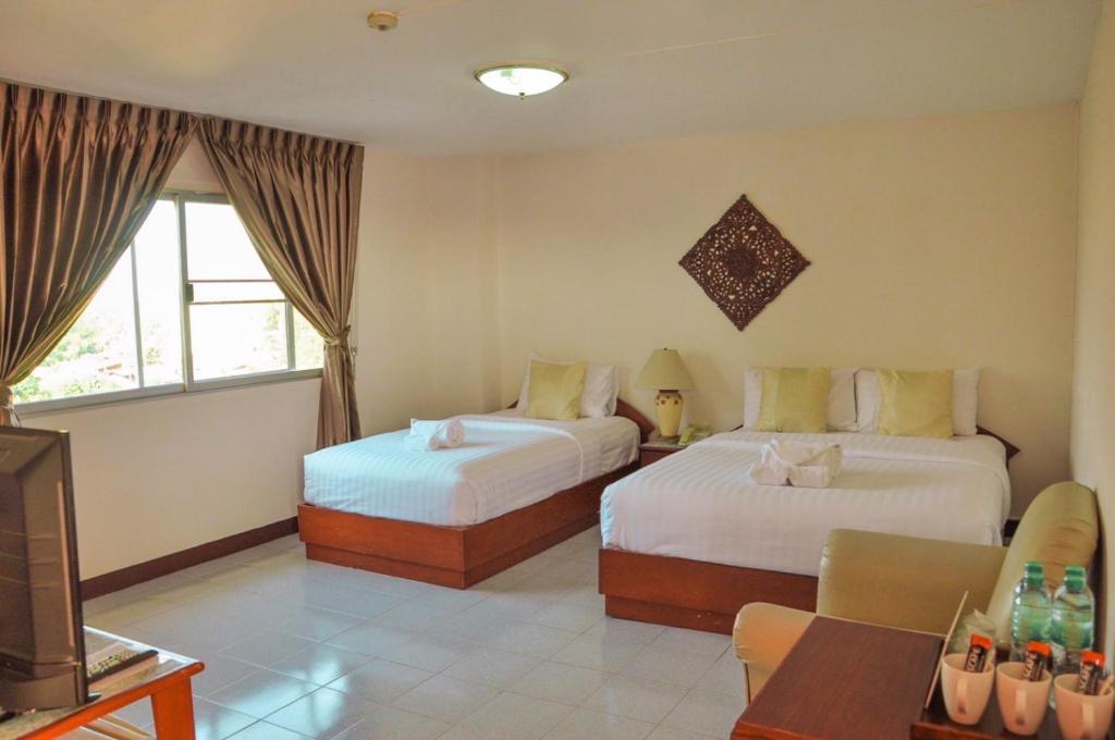 Regent Lodge Lampang - Habitación Triple De Lujo