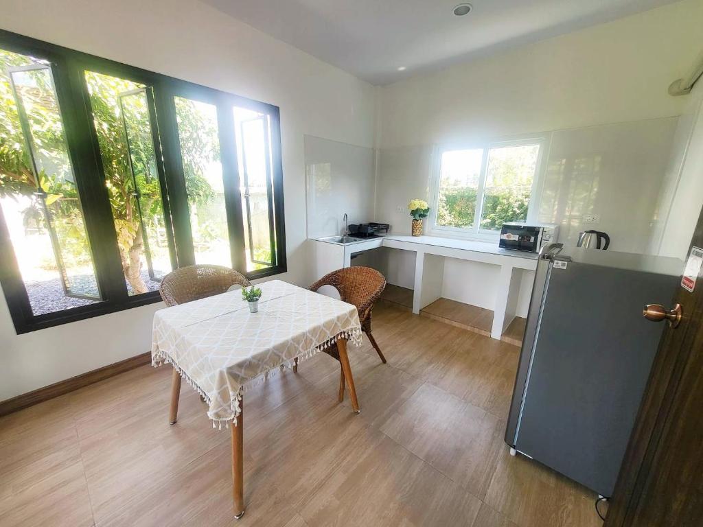 Kuchyň nebo kuchyňský kout v ubytování Himaphan Boutique Resort - SHA EXTRA PLUS