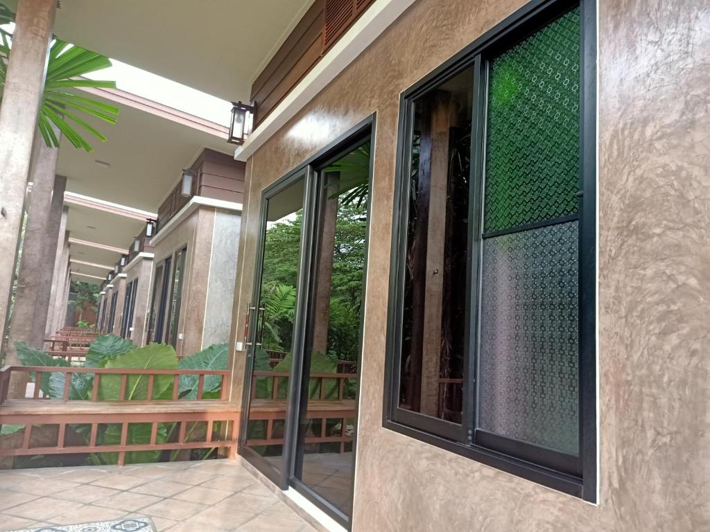 Balkón nebo terasa v ubytování Lanta Pearl Beach Resort