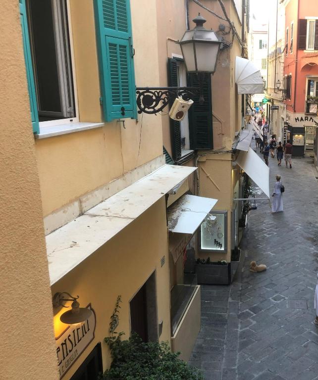 Balkon lub taras w obiekcie Budello di Alassio, ampio appartamento con box