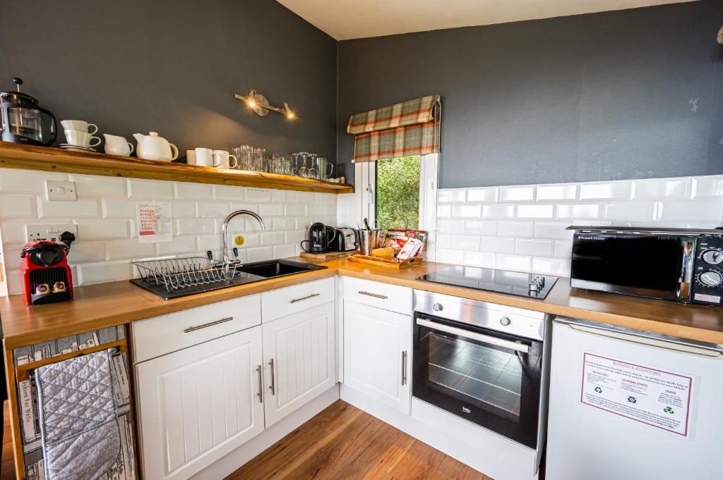 Dapur atau dapur kecil di Ancarraig Lodges