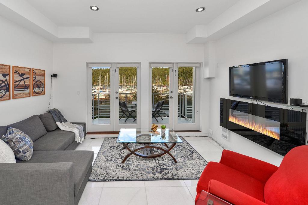 Marina View Executive Condo – Photos 1