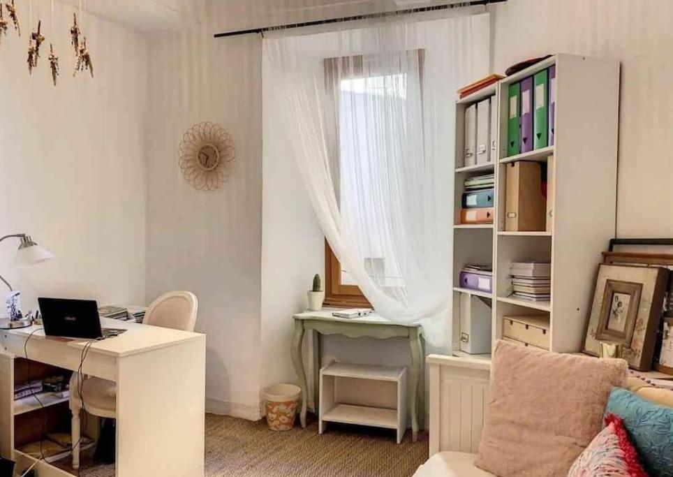 Fotografia z galérie ubytovania Magnifique appartement vue mer et parking privé ! v destinácii Grasse