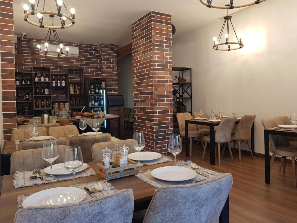 Restaurace v ubytování Peaky Hotel