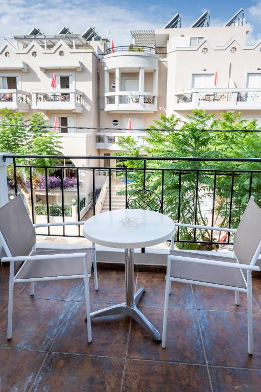 Peridis Family Resort - 12