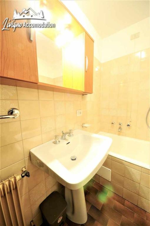 Kúpeľňa v ubytovaní Baite Costaccia App 4 by Livigno Accomodation