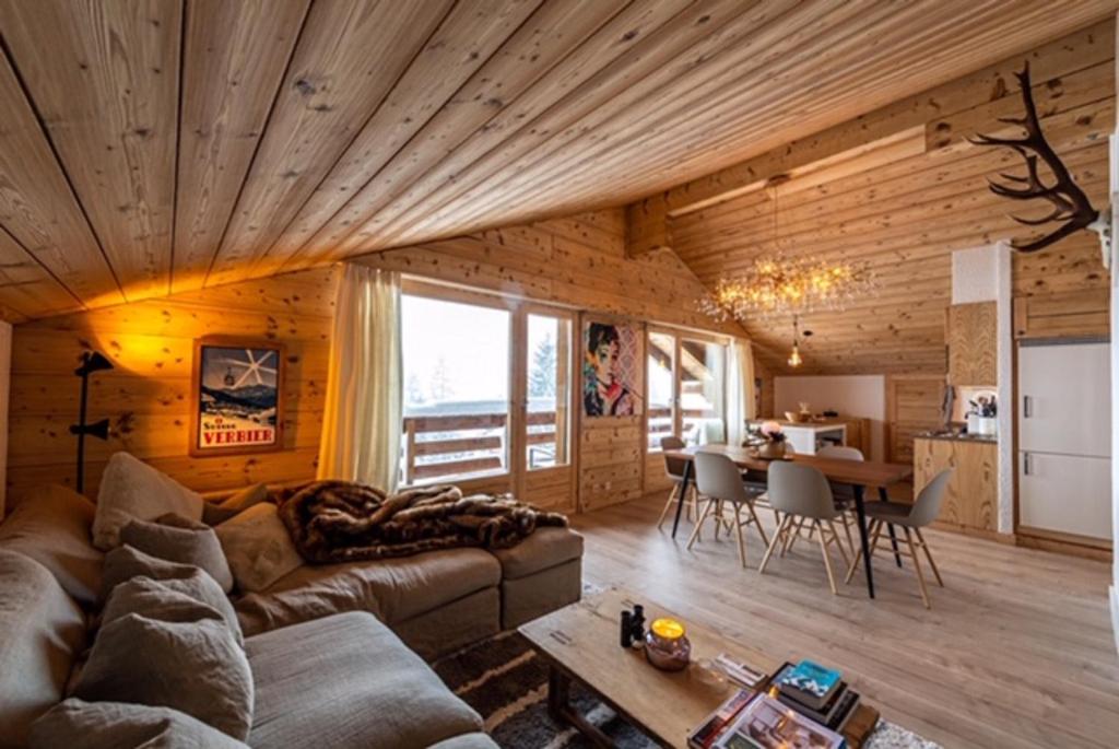 Posezení v ubytování Alpine chic penthouse The best location in Verbier