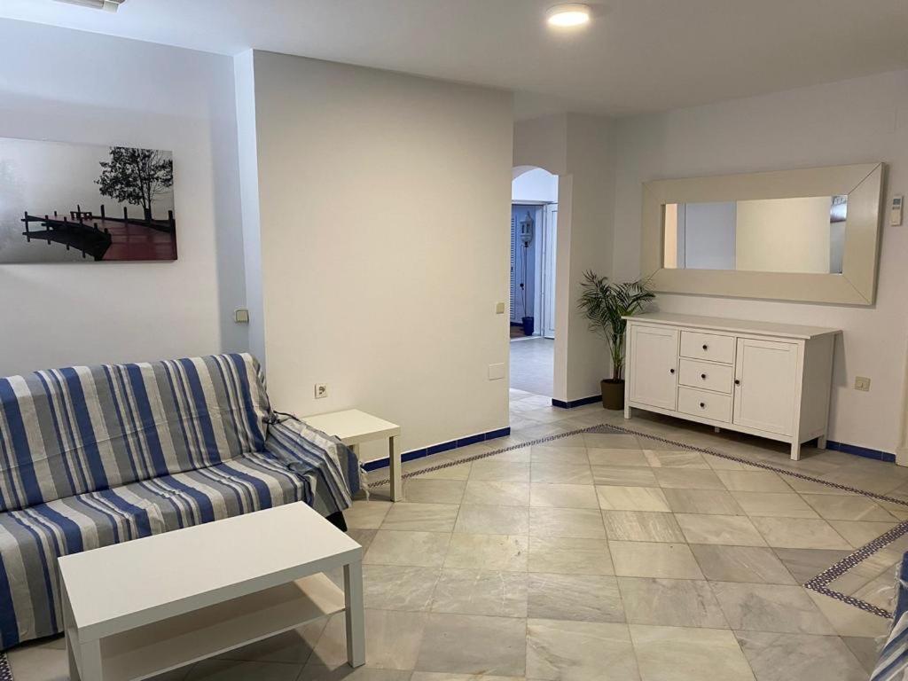 Booking.com: Apartamento Medina Puerto Sherry , El Puerto de ...