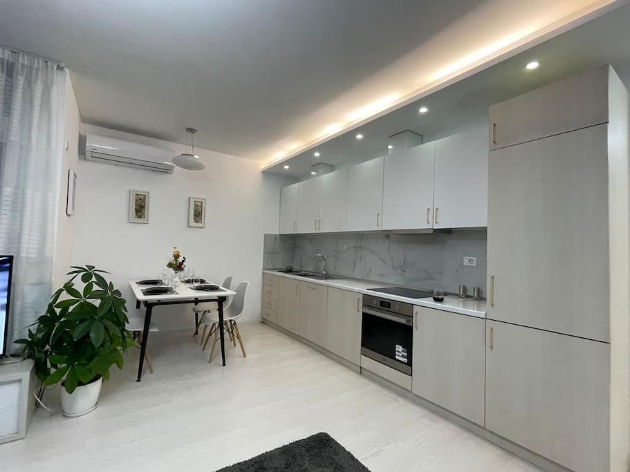 Modern Apartment at Train Station - Image 4