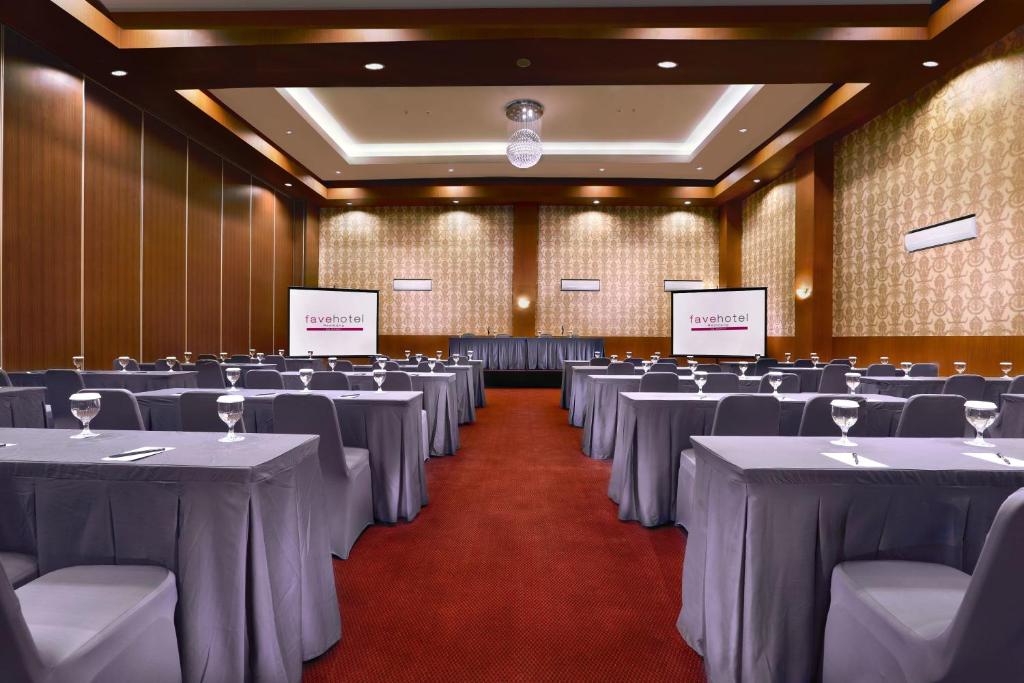 Konferenční prostory v ubytování Aston Inn Rembang