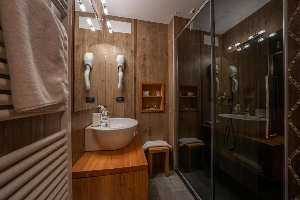 Koupelna v ubytování Lo Scoiattolo Hotel