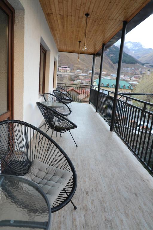 Vista general d'una muntanya o vistes d'una muntanya des de l'hostal o pensió