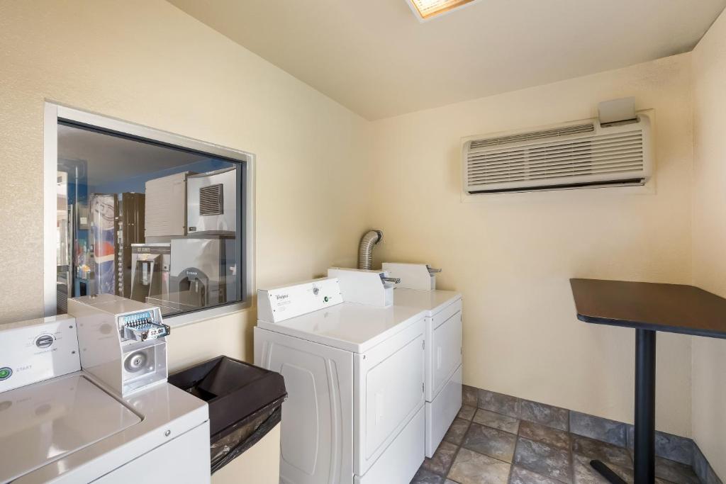 Knights Inn Sierra Vista / East Fry photo