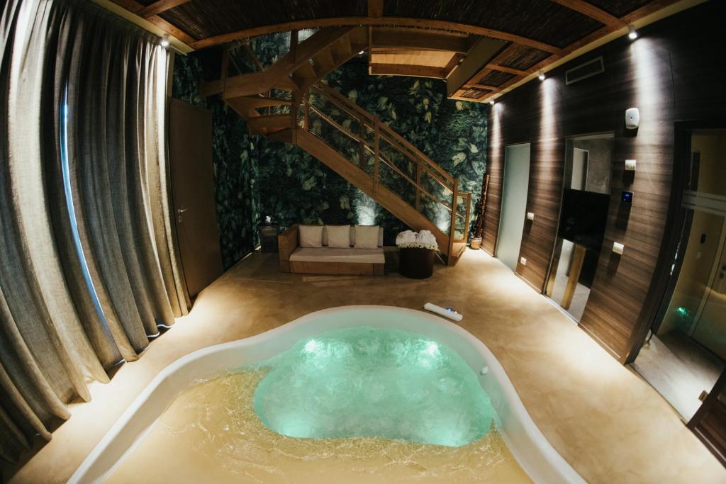 Emotional Grand Motel - Superior Suite With Private Pool