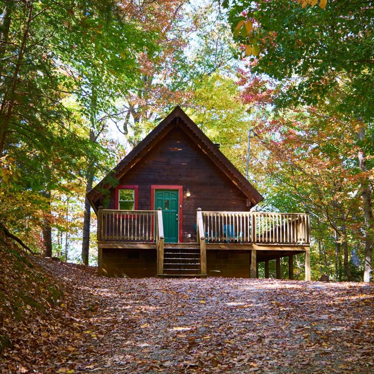 Gatlinburg Adventure Cabins - One-Bedroom Chalet